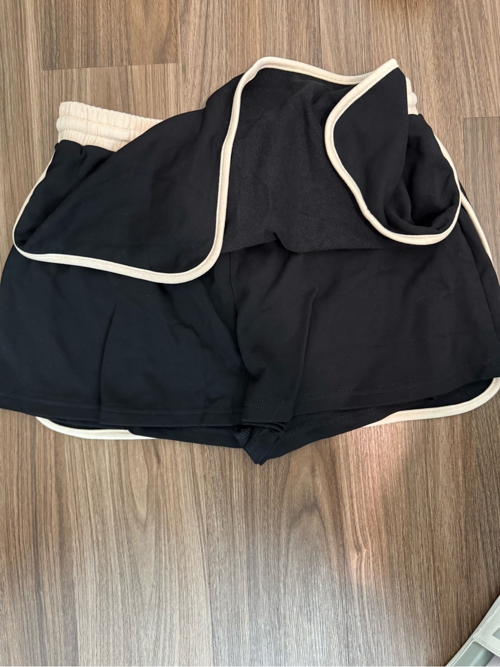 Entro Black & Cream Two-Piece Skirt Set - Picture 4 of 6